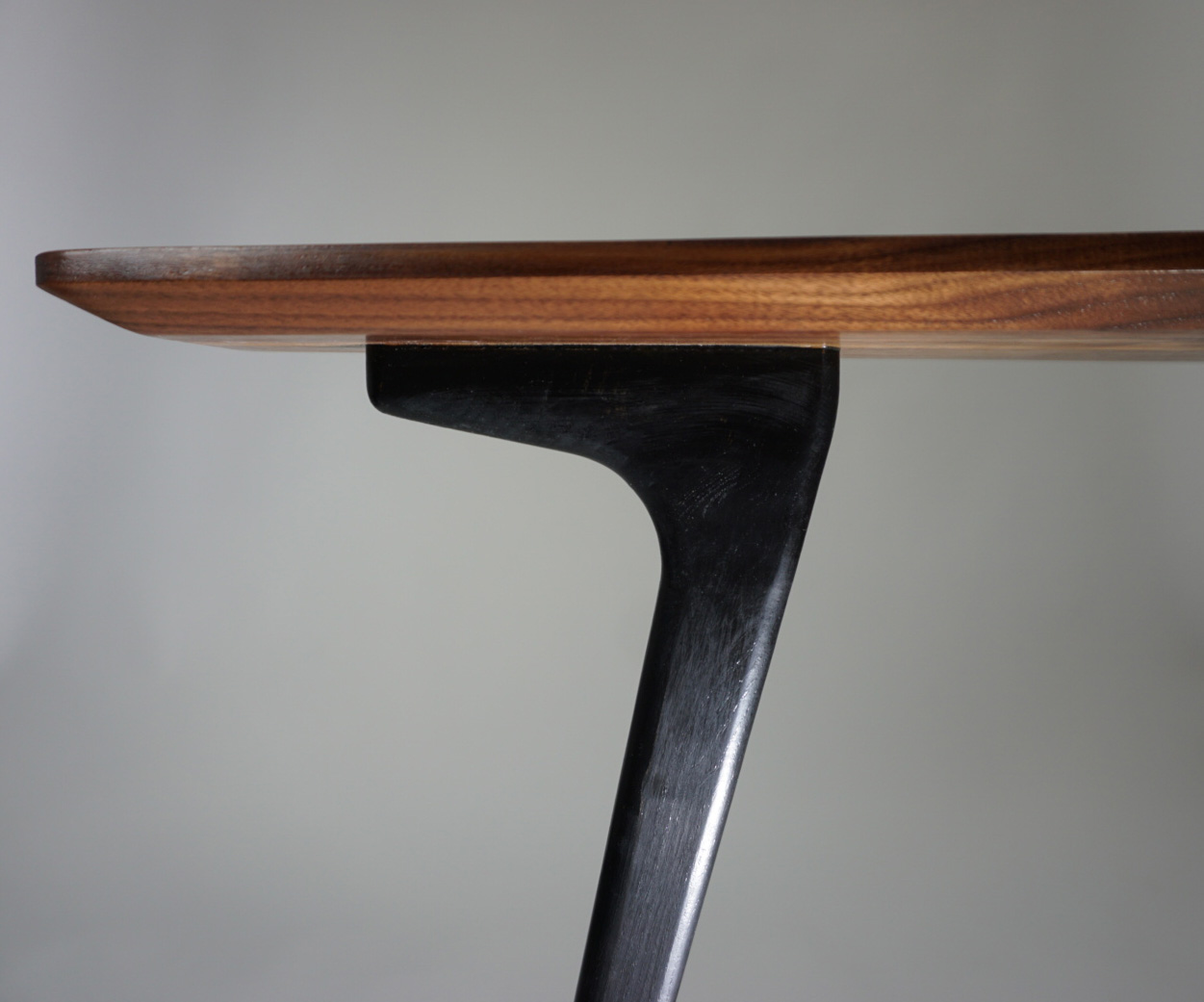 Electrostatic Table
